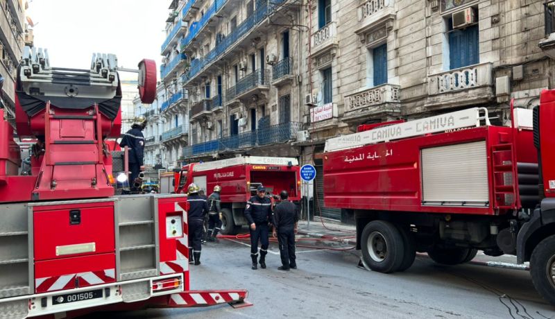 بالصور والفيديو: حريق في شقة بشارع ديدوش مراد وسط العاصمة