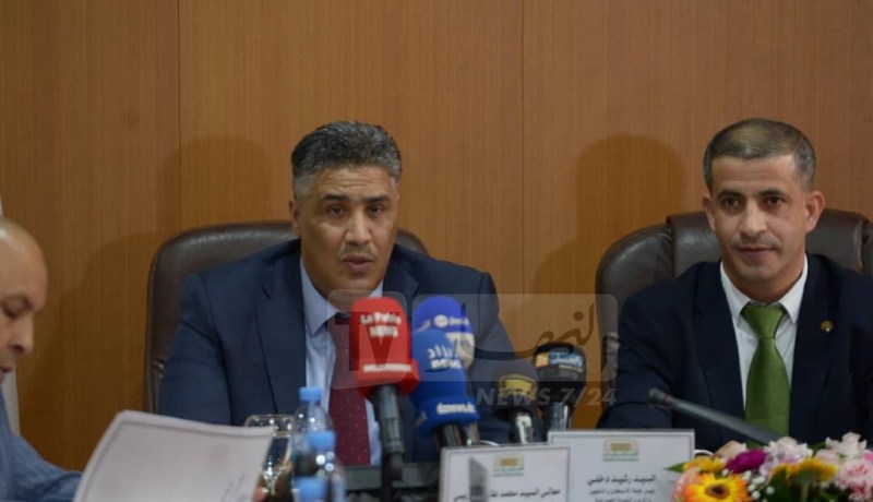 وزير السكن يكشف عن موعد تسليم ملاعب وهران.. براقي والدويرة