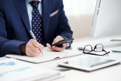 مدير موارد بشرية بشركة خاصة يزور محررات إدارية لربح قضيته بالقسم الاجتماعي 