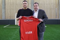 مدافع المنتخب الوطني يوقع أول عقد احترافي له في فرنسا