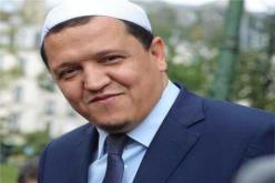 إمام يرفع شعار فرنسا أكبر بدلا من” الله أكبر “