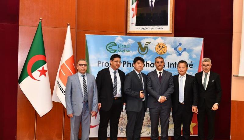التوقيع على عقد مساهمين لإنشاء شركة “جزائرية صينية” لمشروع الفوسفات المدمج