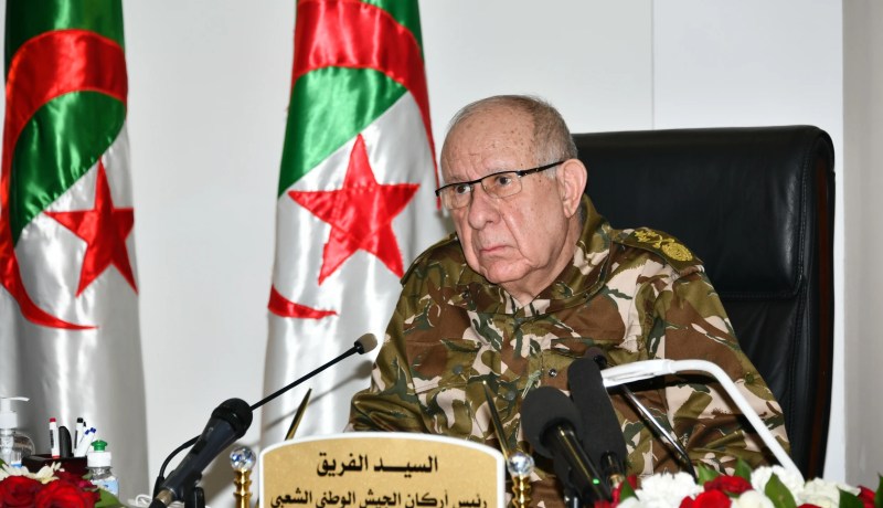 الفريق شنقريحة يعزي عائلة المجاهد اللواء المتقاعد محمد علاق