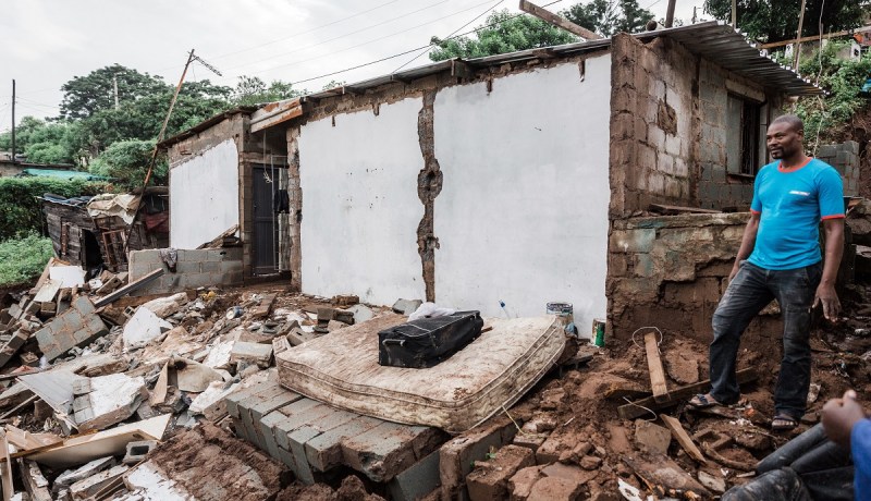 ارتفاع حصيلة ضحايا فيضانات جنوب إفريقيا الى أكثر من 300 قتيل