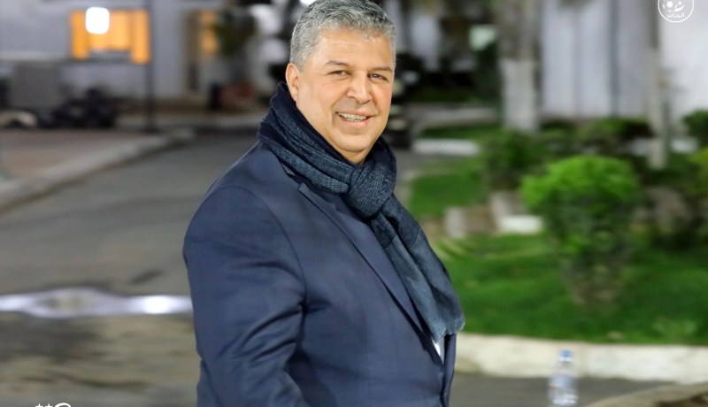 بالصور.. رئيس الفاف المُستقيل يُثير الاستغراب ويحضر تدريبات المحليين !