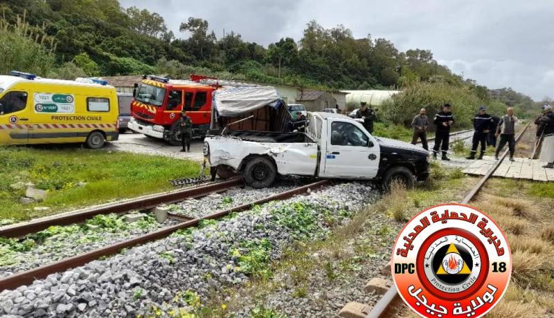 إصطدام سيارة وقطار بمعبر السكة الحديدية في جيجل