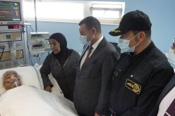 والي وهران يزور حزيم ويؤكد التكفل العاجل بحالته