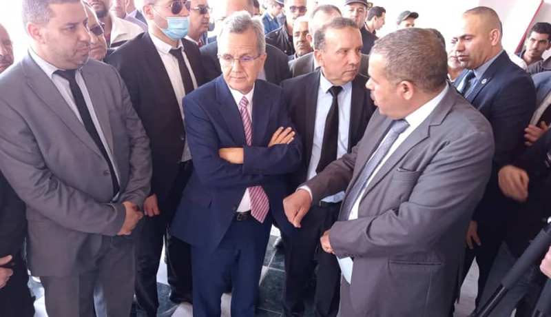 وزير الصحة يعاين ويدشن منشآت صحية بغرداية