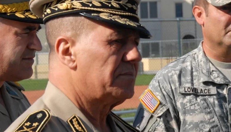 تشييع جثمان المجاهد اللواء المتقاعد أحسن طافر بمقبرة العالية