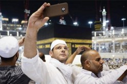 السعودية تصدر بيانا حول كثرة التصوير في الحرم