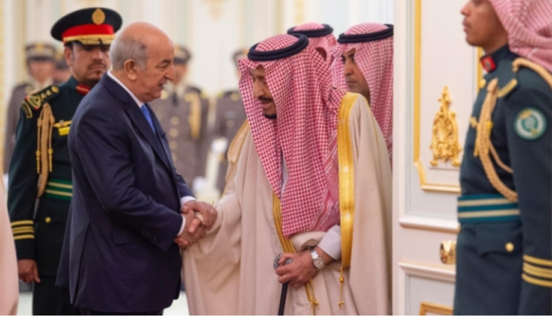 سفير السعودية ينقل لرئيس الجمهورية رسالة خادم الحرمين الشريفين