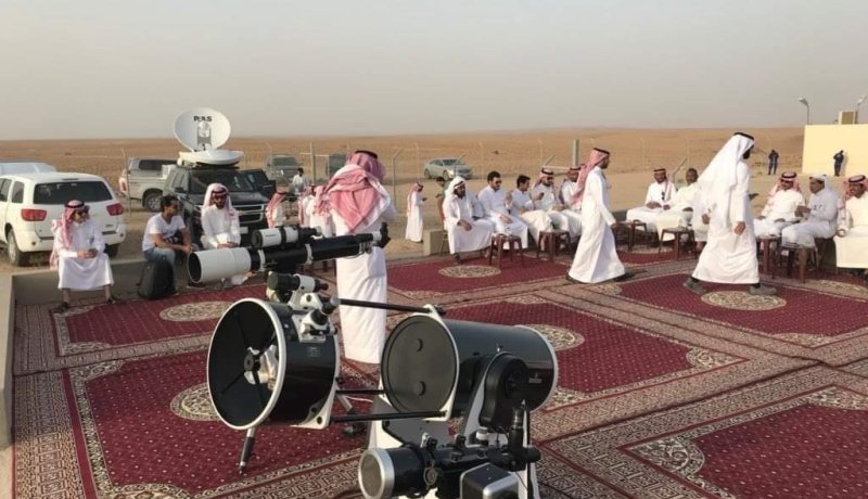 عدة دول تعلن الإثنين أول أيام عيد الفطر