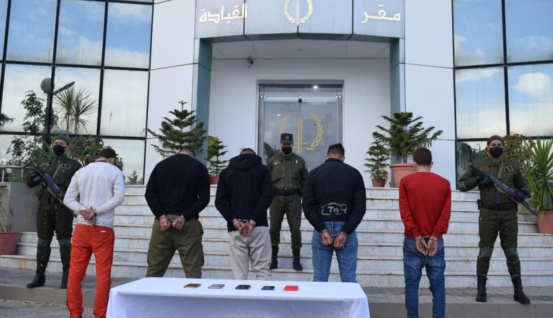 تيزي وزو: الإطاحة بعصابة من 6 أشخاص تمتهن السرقة عن طريق الفايسبوك