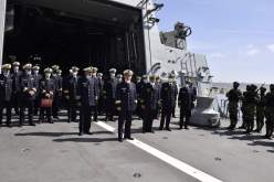 قائد القوات البحرية يشرف على تفتيش الفرقاطة المدمر