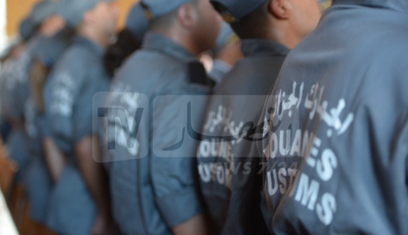 ايداع مفتش رئيسي للجمارك بالمطار الحبس بتهمة الرشوة