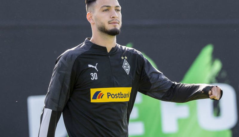 بن سبعيني يعود لأجواء التدريبات مع غلادباخ