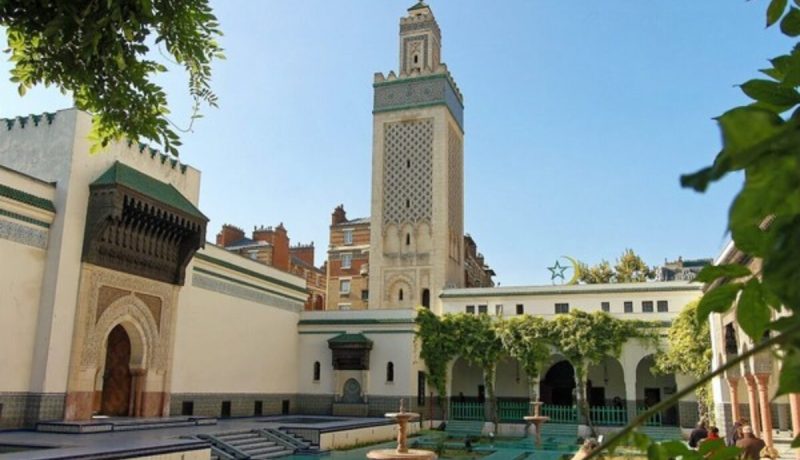 مسجد باريس يعلن غدا السبت أول أيام شهر رمضان
