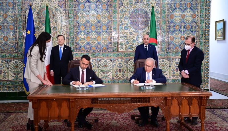 الجزائر وإيطاليا توقعان إتفاقيتين في مجالي الطاقة والشؤون الخارجية