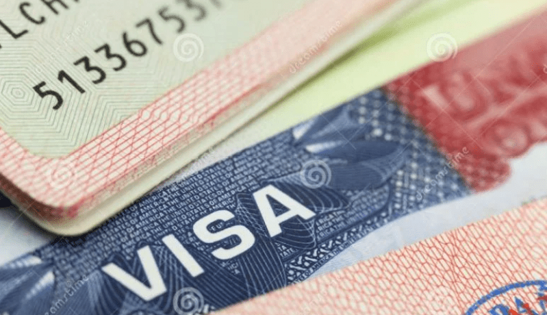 الحبس لأب إشترى فيزا مزورة لإبنه لمساعدته على الحرقة!