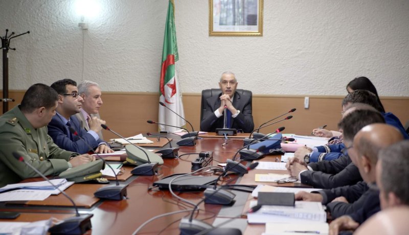 وزير النقل يدعو إلى تحضير دليل لأمن الطيران المدني ونظم تأمين المطارات