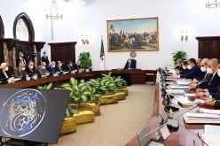 الرئيس تبون يأمر بمراجعة قائمة المواد الممنوعة من الاستيراد وتحديدها