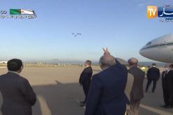 الرئيس تبون يُحيّي سرب مقاتلات الجيش التي رافقت الطائرة الرئاسية