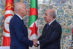 رئيس الجمهورية يجري مكالمة هاتفية مع نظيره التونسي