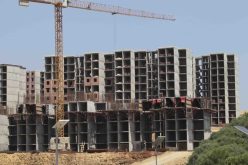 الحكومة تدرس  تقليص آجال إصدار رخص البناء وعقود التعمير