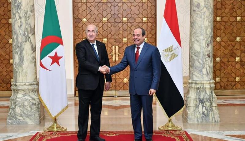 رئيس الجمهورية يتلقى اتصالا من نظيره المصري عبد الفتاح السيسي