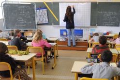 العنصرية تطال مدارس فرنسا.. طالب مهدد بالطرد بسبب السلام عليكم