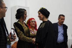 بالصور.. هكذا تألق نجوم الجزائر باللباس التقليدي في مهرجان إيمدغاسن الدولي