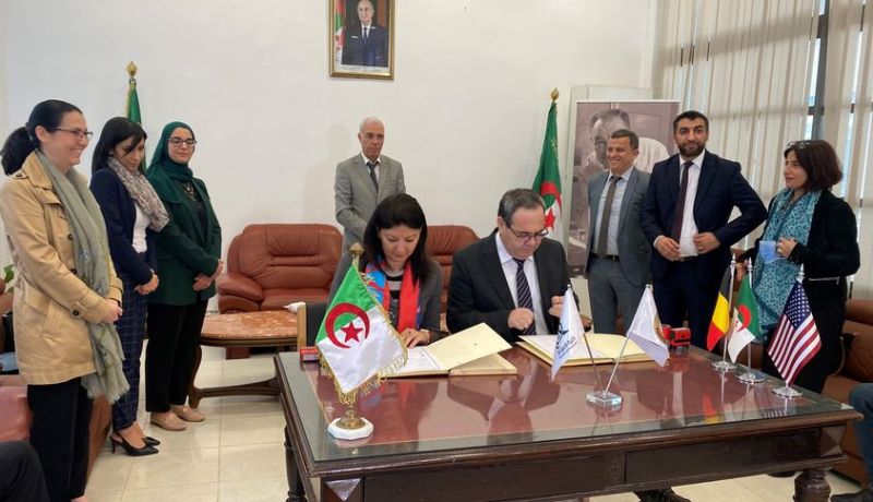 توقيع اتفاقية بين الجزائر وأمريكا لصالح خريجي كلية الصيدلة