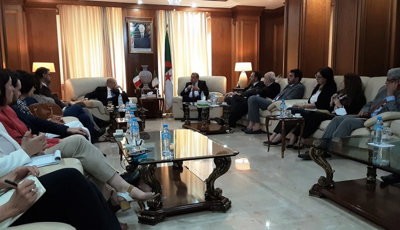 عرقاب يبحث مع وفد برلماني إيطالي تعزيز العلاقات