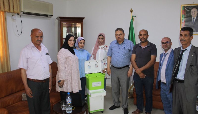 بشار..طالبتان تخترعان جهاز لغسل اليدين خاص بالمرضى في المستشفيات