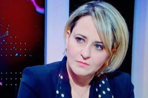 انتخاب ابتسام حملاوي رئيسة للهلال الاحمر الجزائري