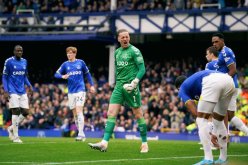 بالفيديو.. تصدي خرافي من حارس ايفرتون أمام تشيلسي