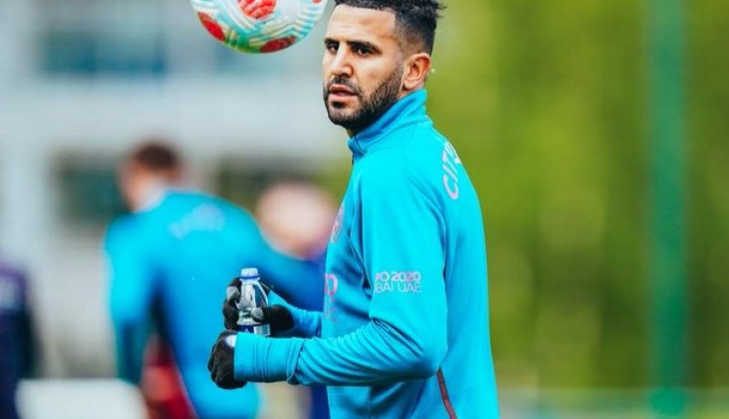 السيتي يؤكد جاهزية محرز لمواجهة ولفرهامبتون