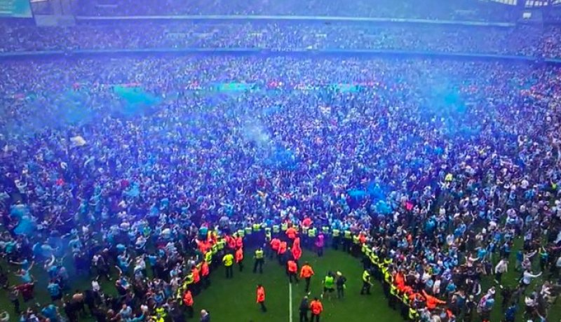 بالفيديو.. إحتفالات خيالية لمانشستر سيتي بعد التتويج بـ “البريمرليغ”