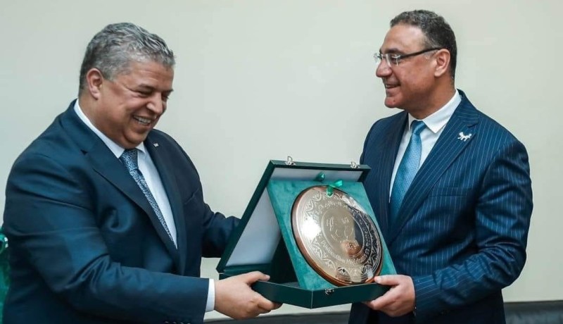 سفير مصر بالجزائر: “تعاون مصري جزائري في مجال كرة القدم”