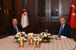 الرئيس أردوغان يقيم مأدبة عشاء على شرف الرئيس تبون