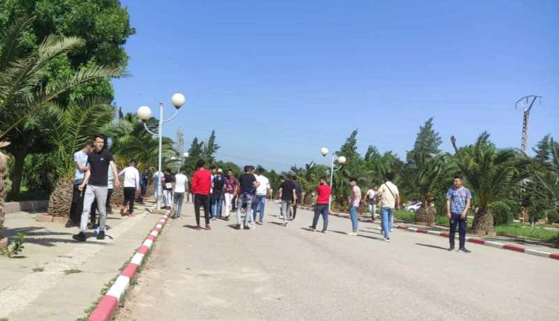 خميس مليانة..شجار عنيف بين طلبة وغرباء مدججين بالأسلحة البيضاء بجامعة الجيلالي بونعامة
