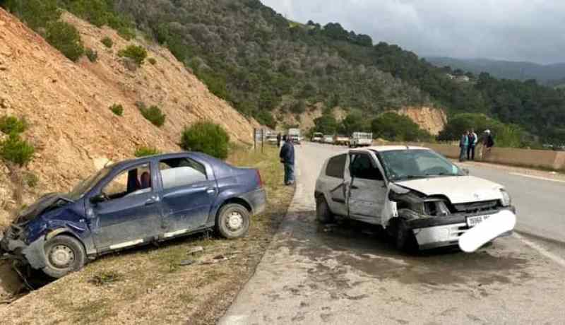 الشلف: إحصاء 16 جريح بينهم 4 أطفال في 3 حوادث مرور