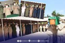 بالصور..الفريق شنقريحة يلقي النظرة الأخيرة على جثمان العميد عبد الحكيم قعشي