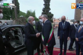 رئيس الجمهورية يقوم بزيارة إلى مقر بلدية روما بإيطاليا