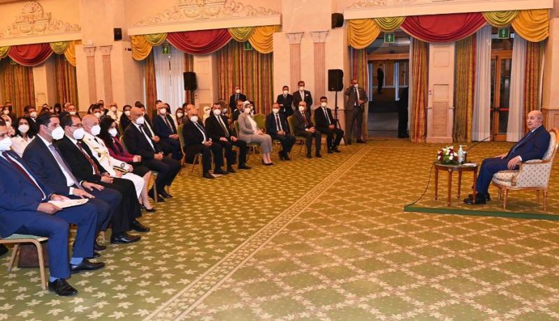 الرئيس تبون.. هناك عصابات تجند الناس للهجرة وتواجد 7000 “حراڨ” بأحد البلدان غير صحيح