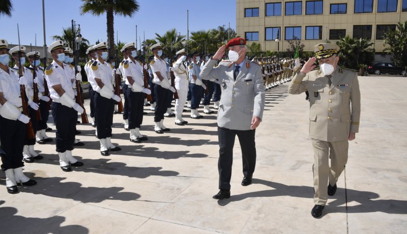 الفريق شنقريحة يستقبل المدير العام للأركان العسكرية الدولية لمنظمة حلف شمال الأطلسي