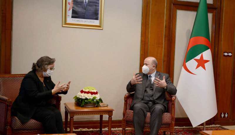 الوزير الأول يستقبل الوزيرة التونسية للصناعة والمناجم والطاقة وهذا مادار بينهما