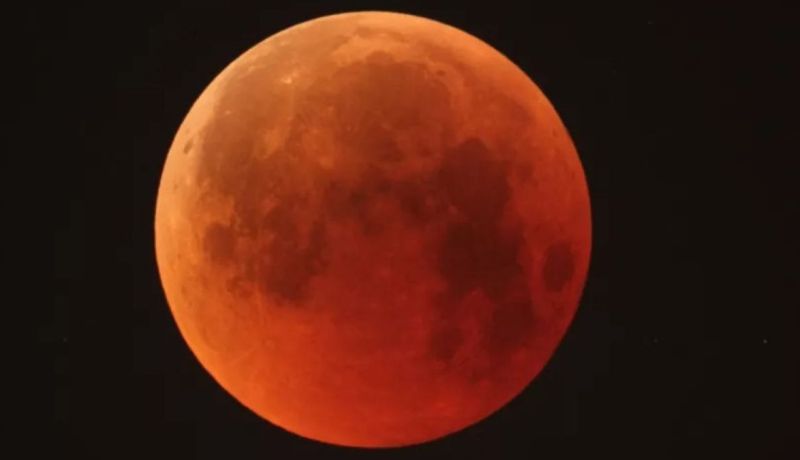 الجزائر على موعد مع خسوف كلي للقمر ليلة الأحد