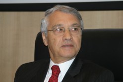 شكيب خليل  أمام العدالة يوم 15 ديسمبر