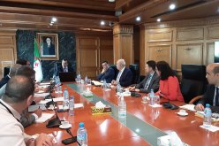 عرقاب يقف على مدى تقدم مشاريع تحلية مياه البحر